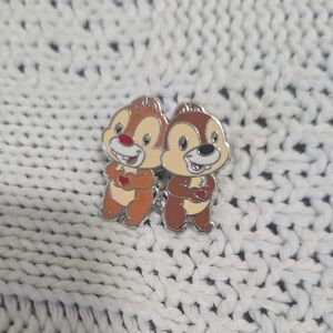 3/$25 ❤️ Chipmunk Disney Trading Pin